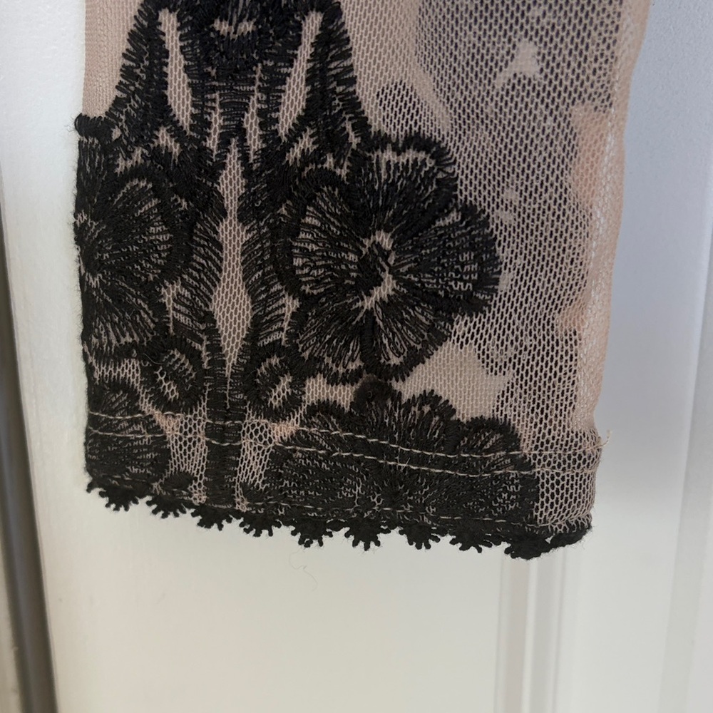 Altar'd State Black Floral Embroidered Sheer V-Neck Crop Top on Nude - Picture 5 of 7
